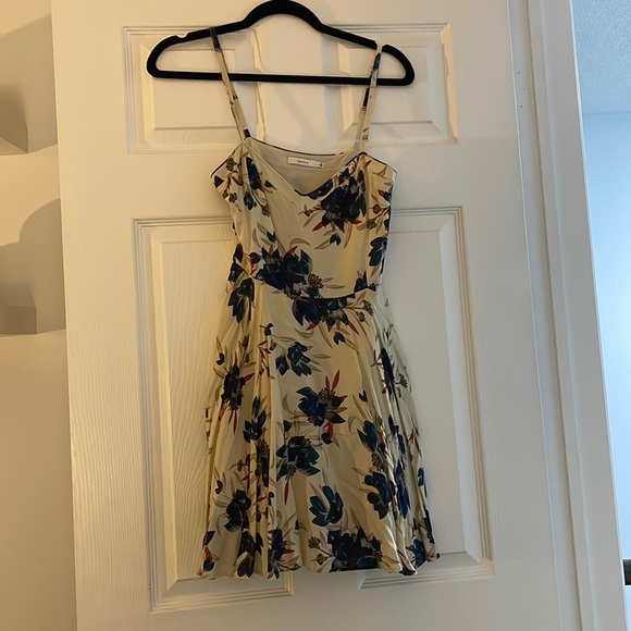 Aritzia talula floral dress - Picture 1 of 7